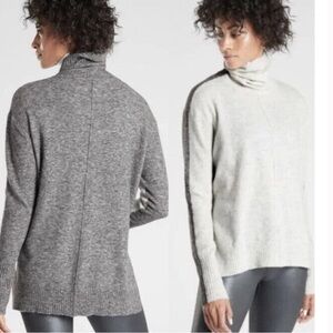 Athleta Transit Colorblock Turtleneck sweater. Size XL.
